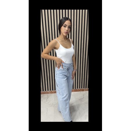 PANTALÓN VAQUERO CLARO CRUZADO